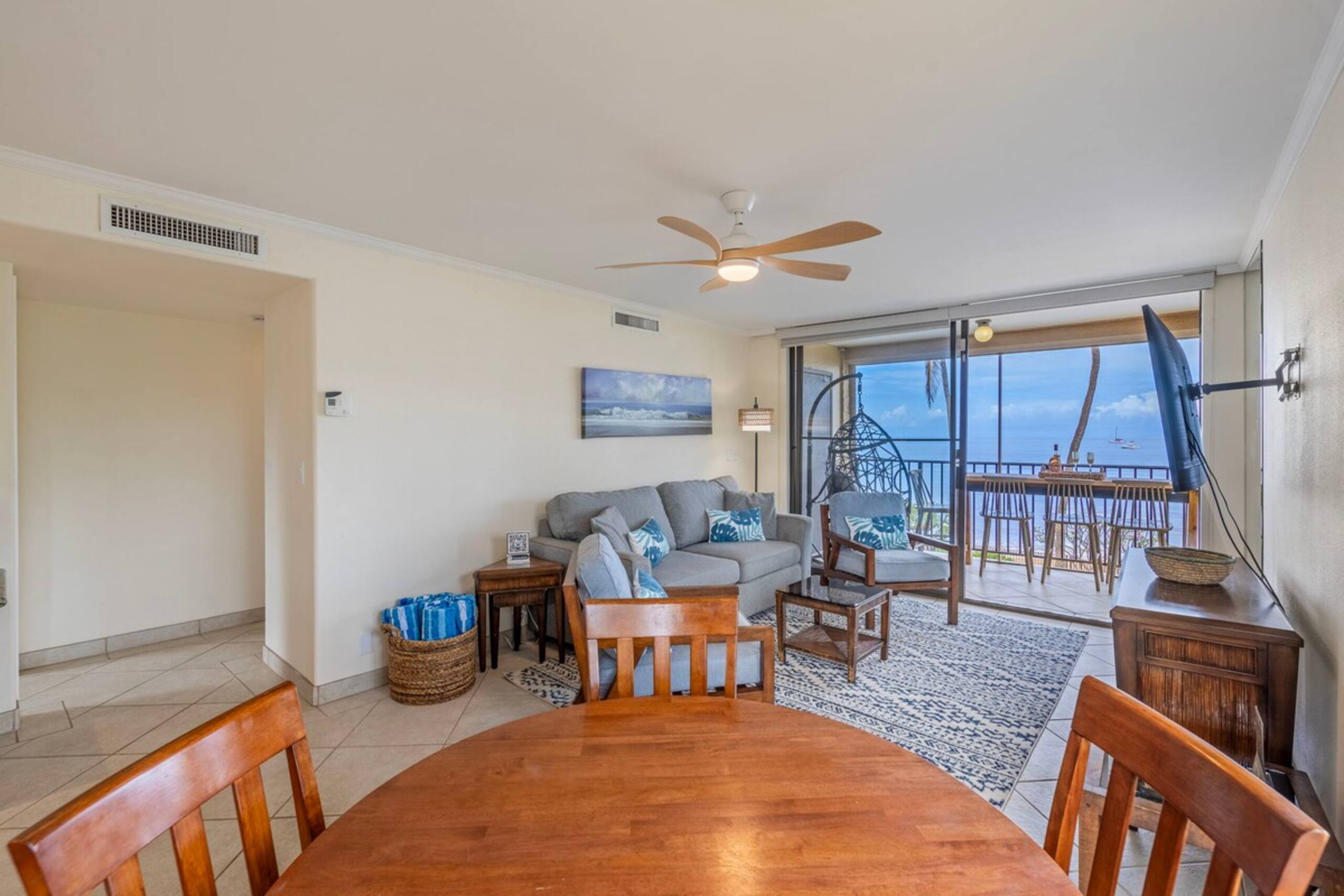 Oceanfront, 2bedroom condo, AC, 6 mile sandy beach - Photo 8