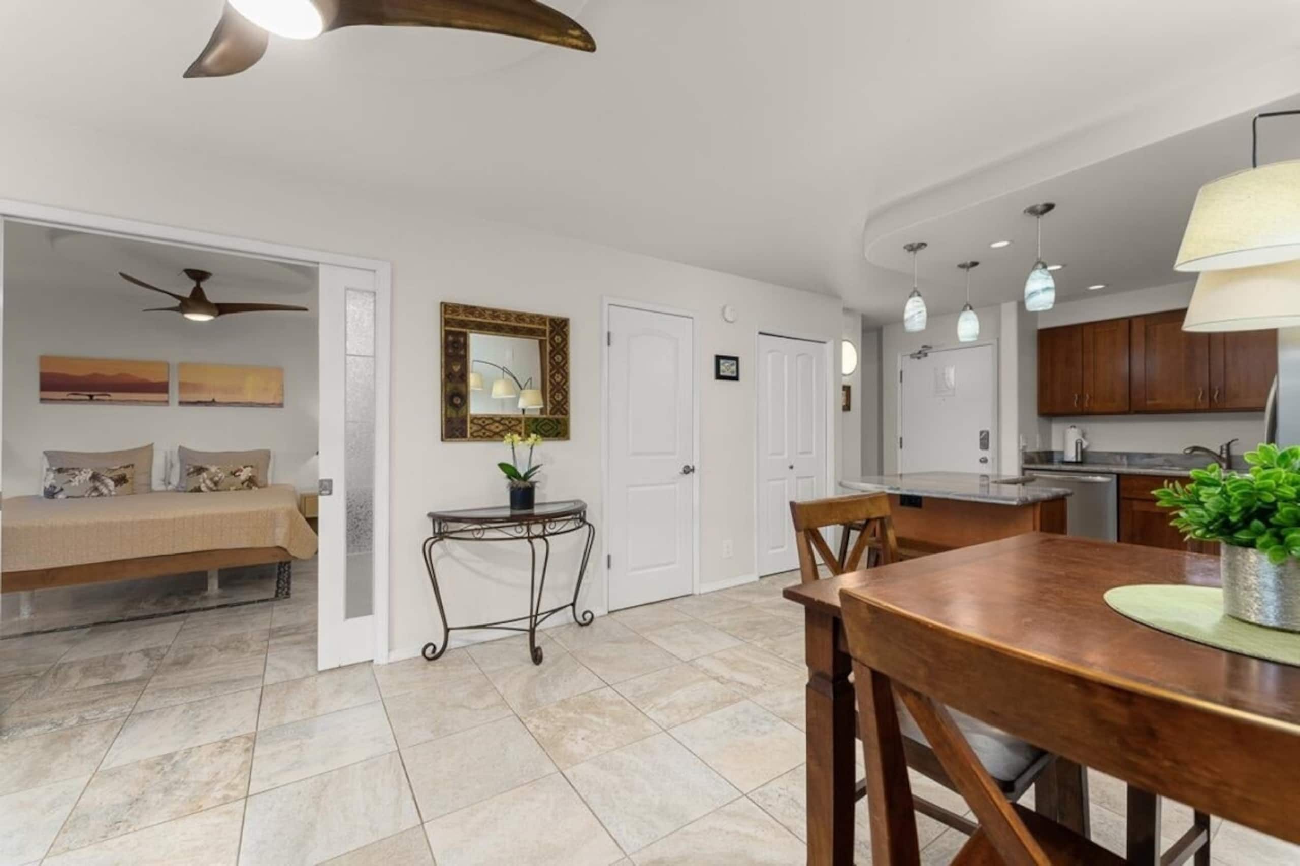 Luxury Condo at Kameole Beach - Photo 7