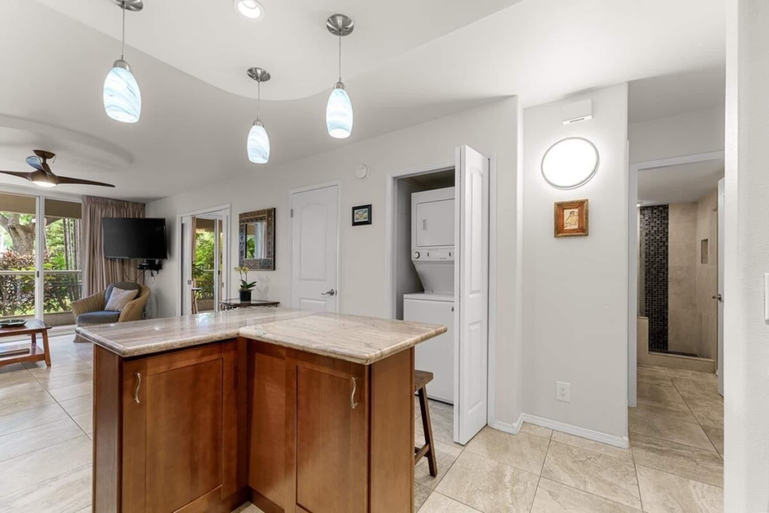 Luxury Condo at Kameole Beach - Photo 26