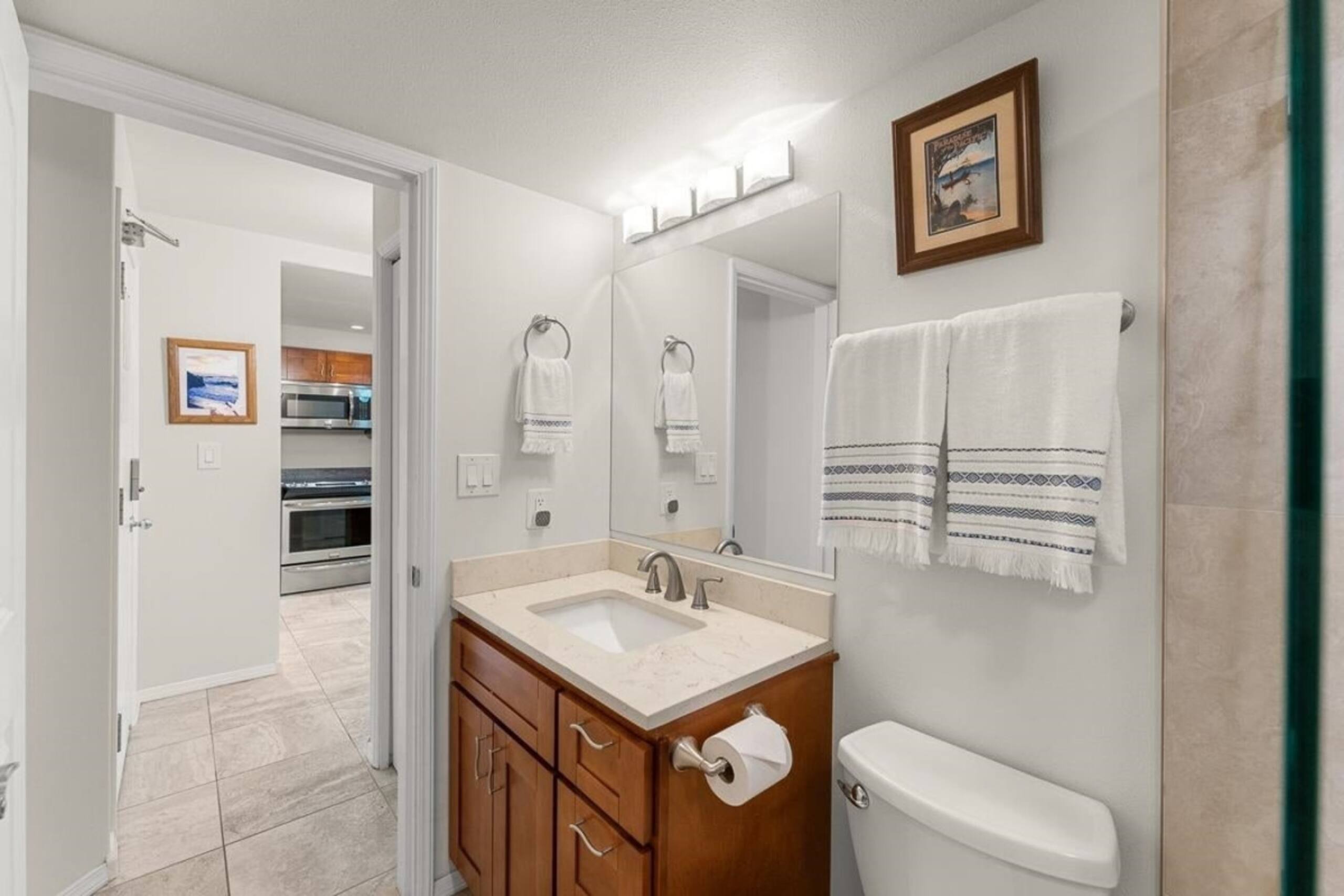 Luxury Condo at Kameole Beach - Photo 15