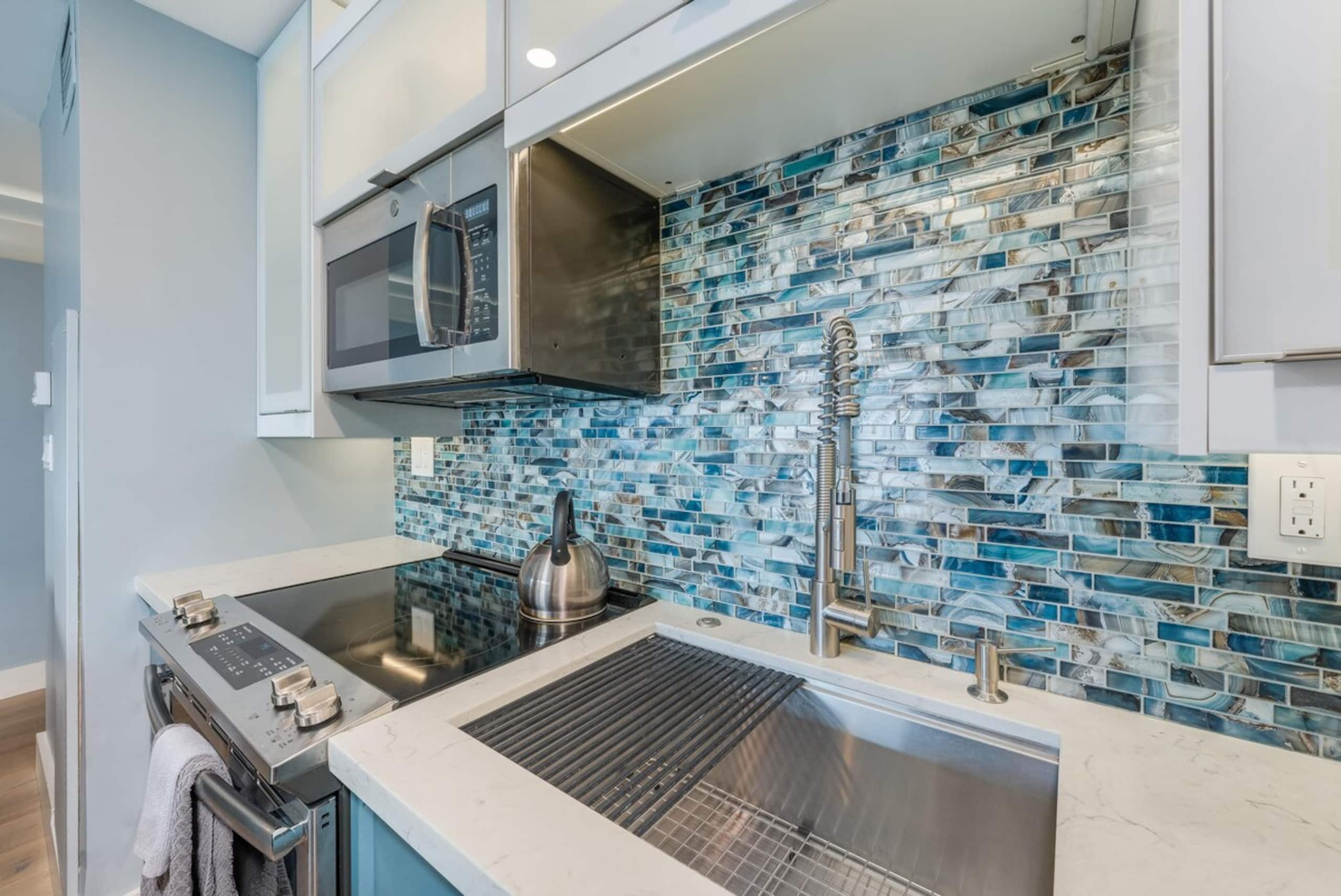 Luxury 1BR Beachfront Condo Sugar Beach unit 505 - Photo 14