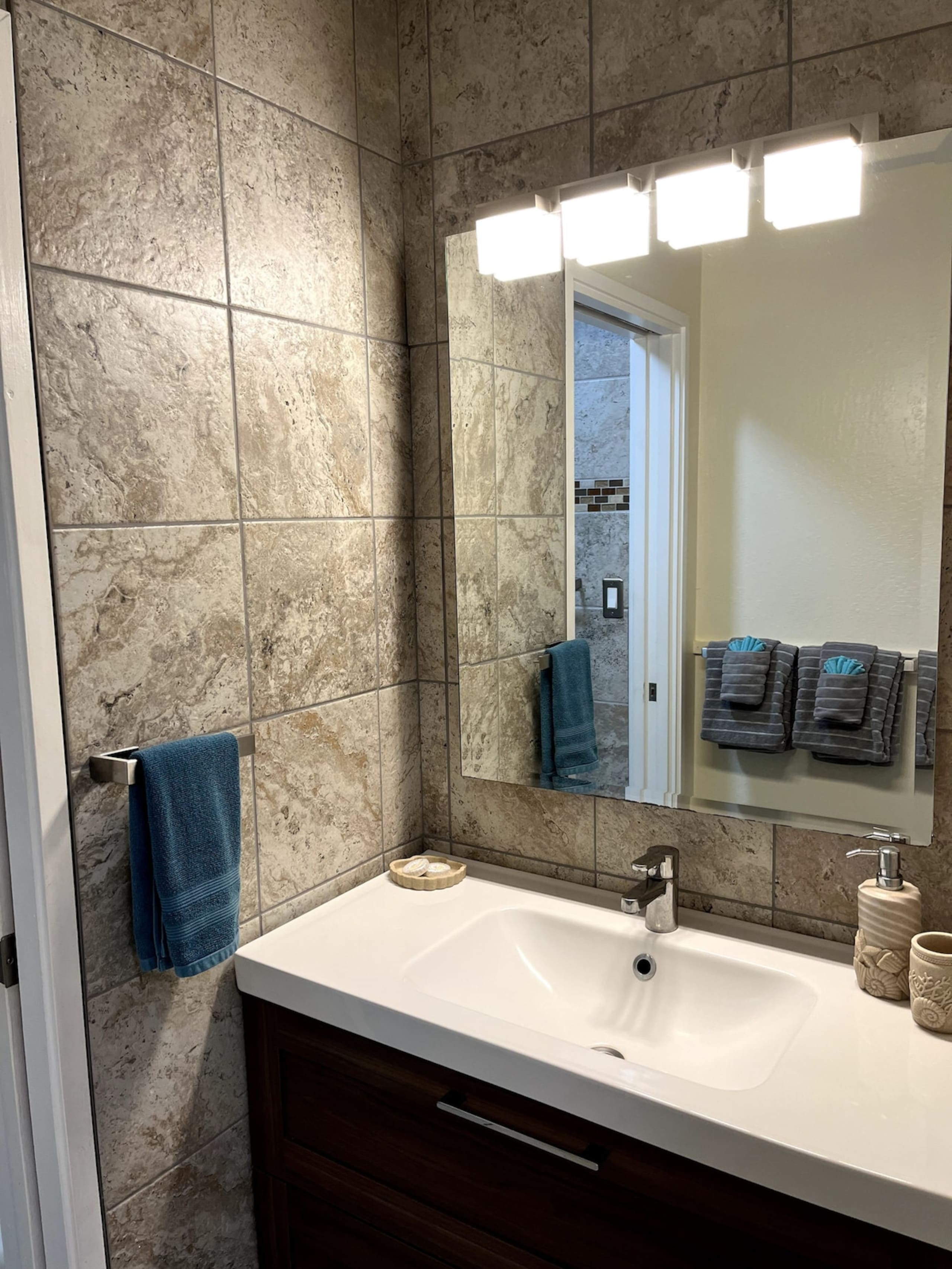 The Spirit of Aloha-1Bed/1Bath in Tropical Resort - Photo 35