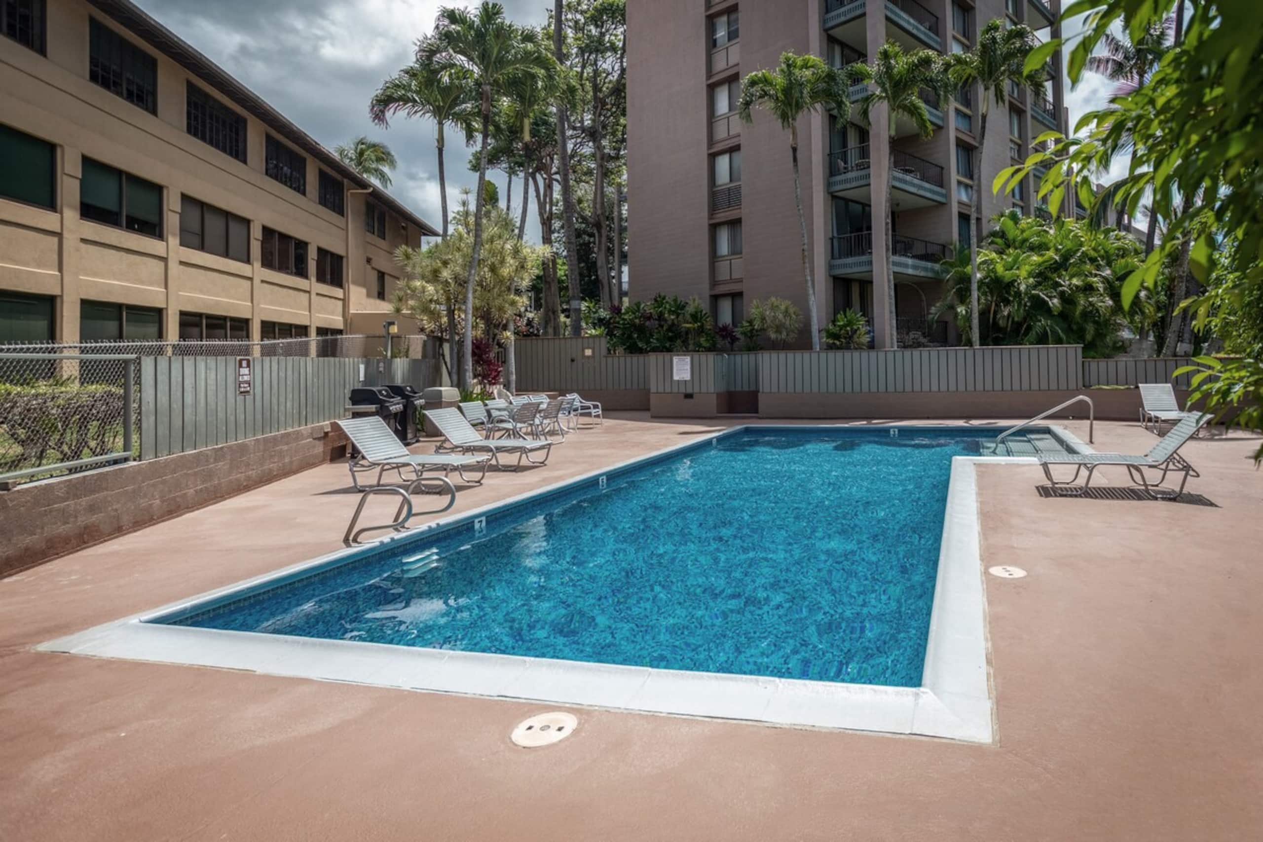 3-min Walk to Beach, Modern & Fun Condo - Photo 13