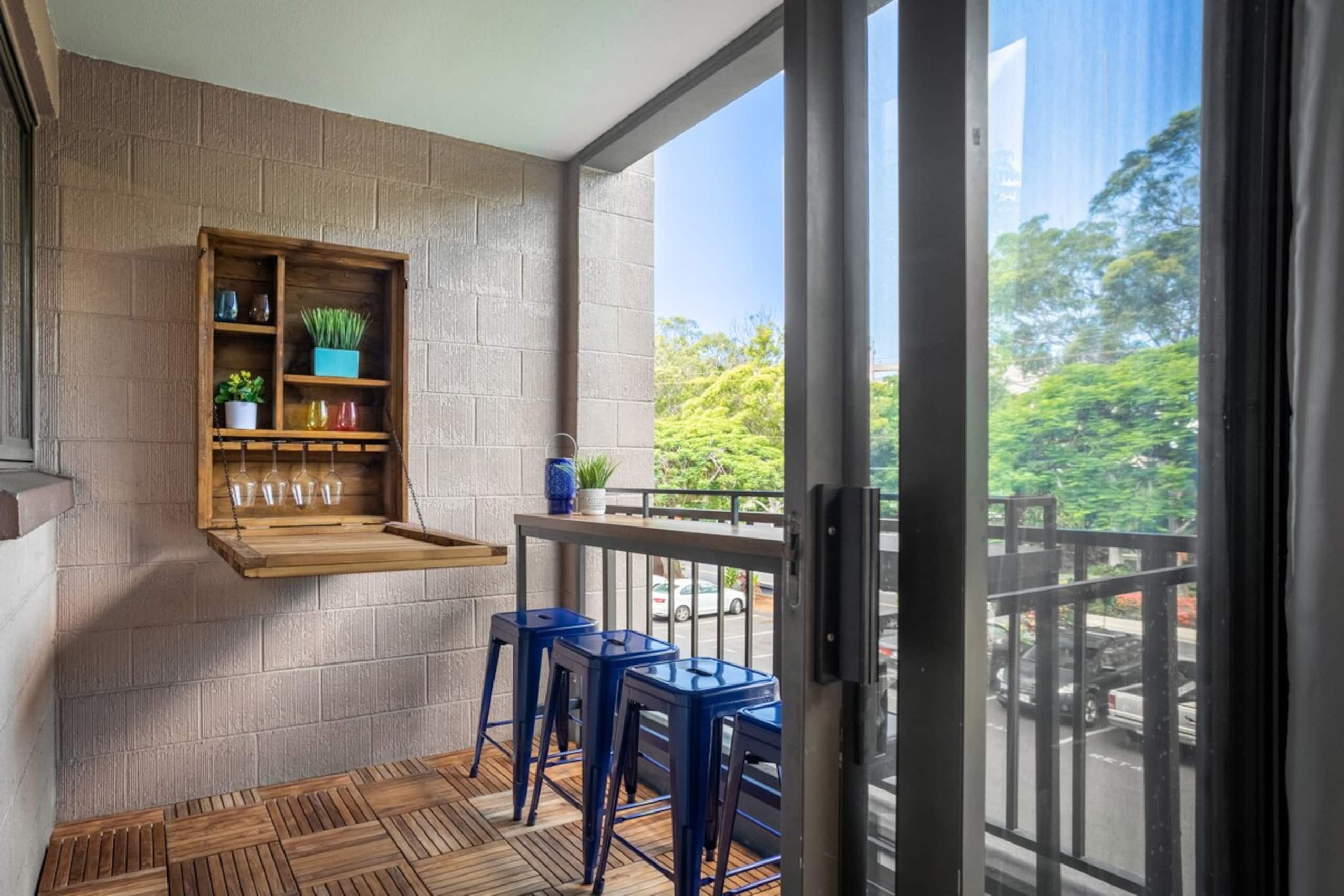 3-min Walk to Beach, Modern & Fun Condo - Photo 12