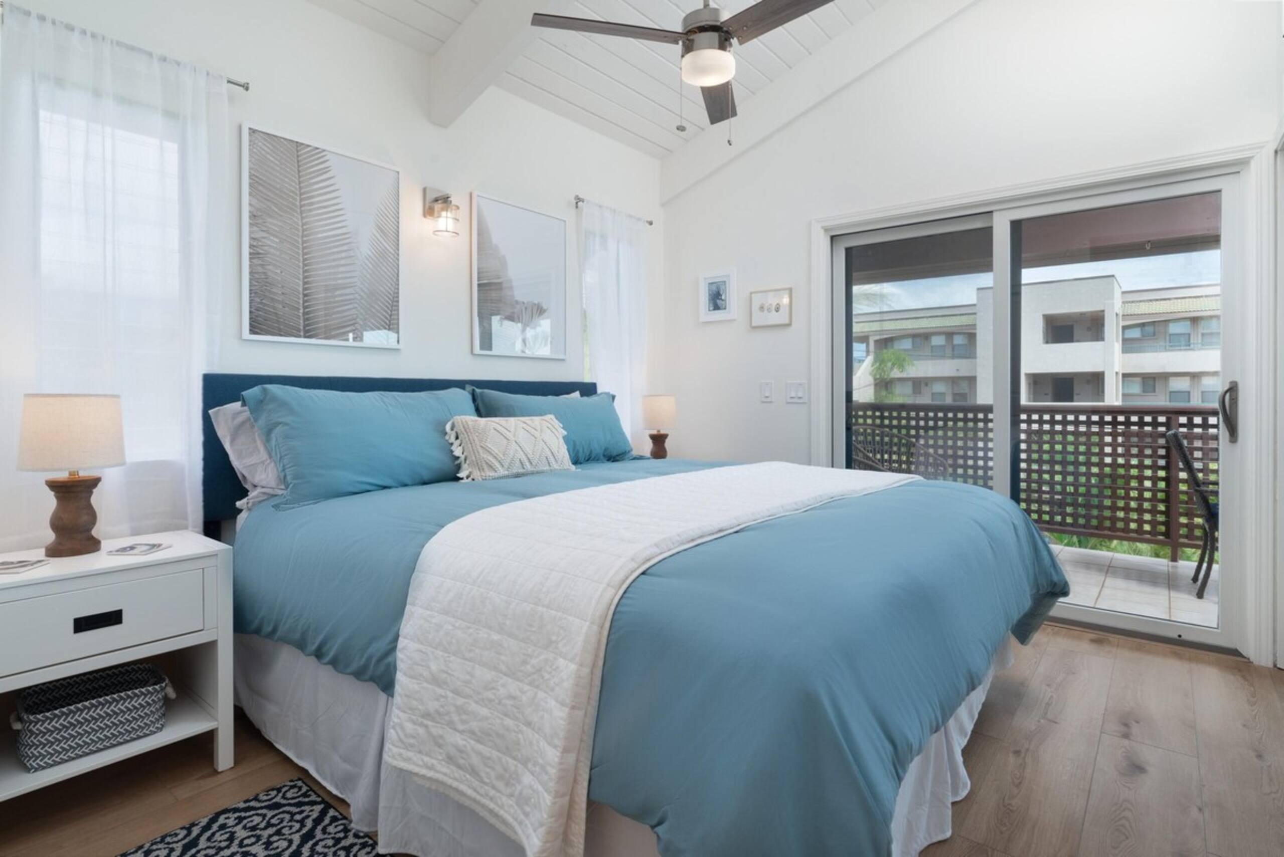 Beautiful 3 Bedroom Condo with Ocean View & Pool - Photo 2