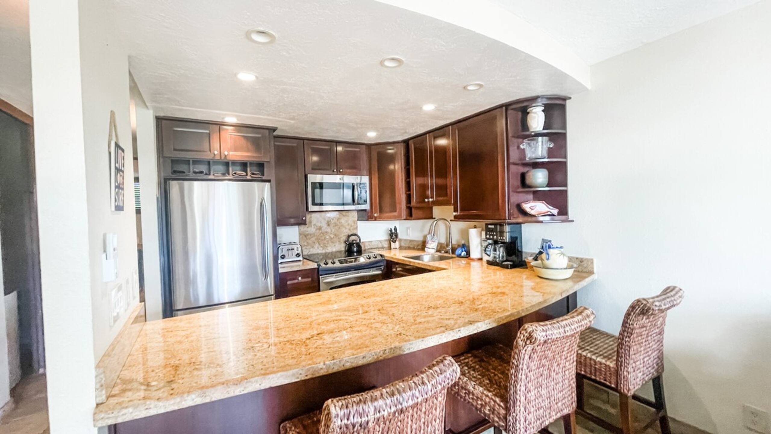 One Bd Partial Ocean, AC,wifi, Pool, Hot tub B209 - Photo 3