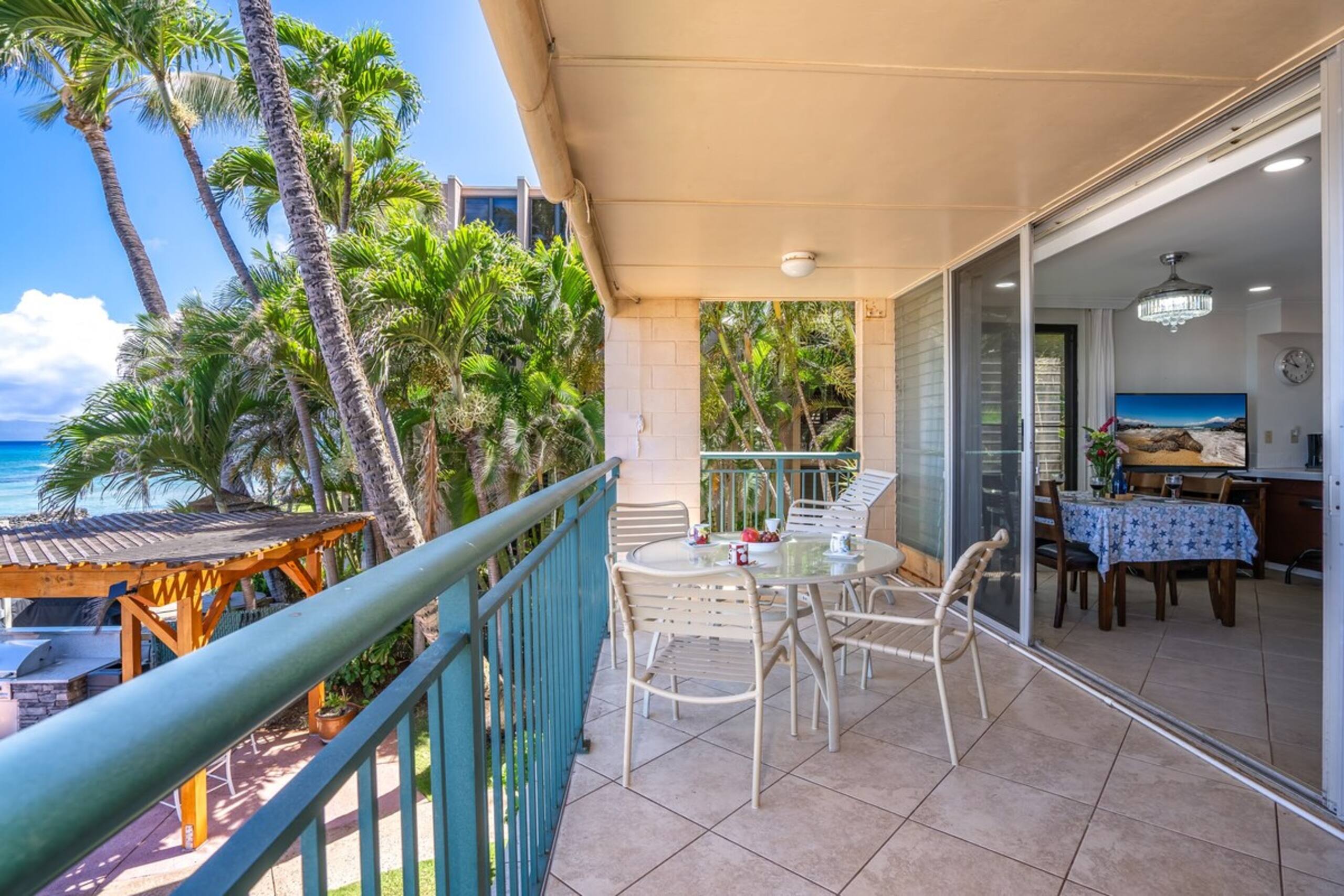 Lovely 2-bedrooms/2baths Ocean Front Condo - Photo 9