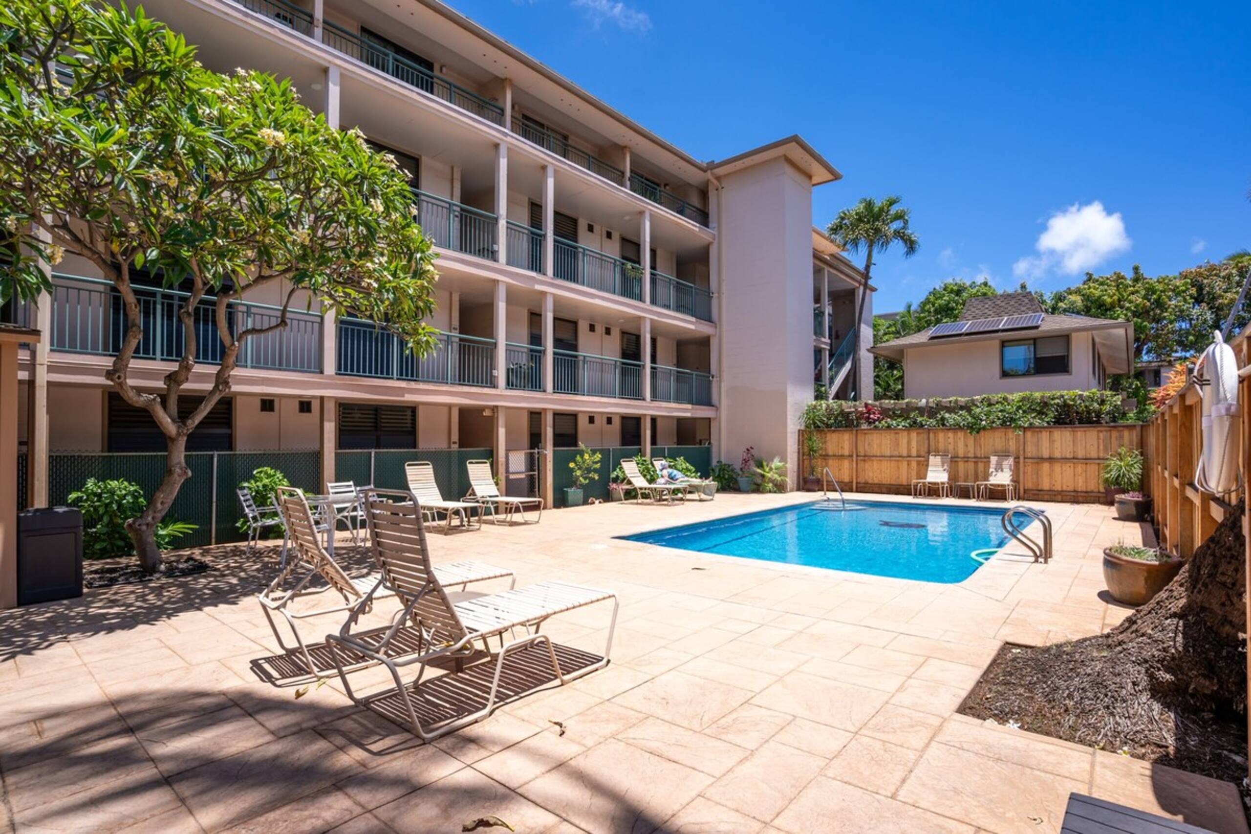 Lovely 2-bedrooms/2baths Ocean Front Condo - Photo 32