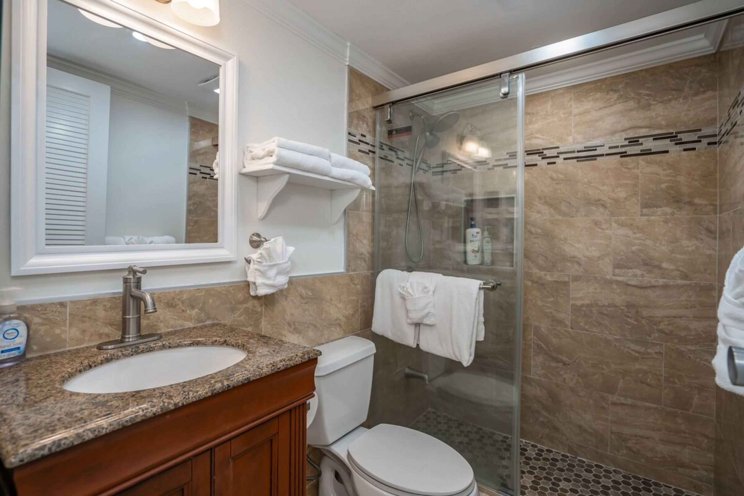 Lovely 2-bedrooms/2baths Ocean Front Condo - Photo 23