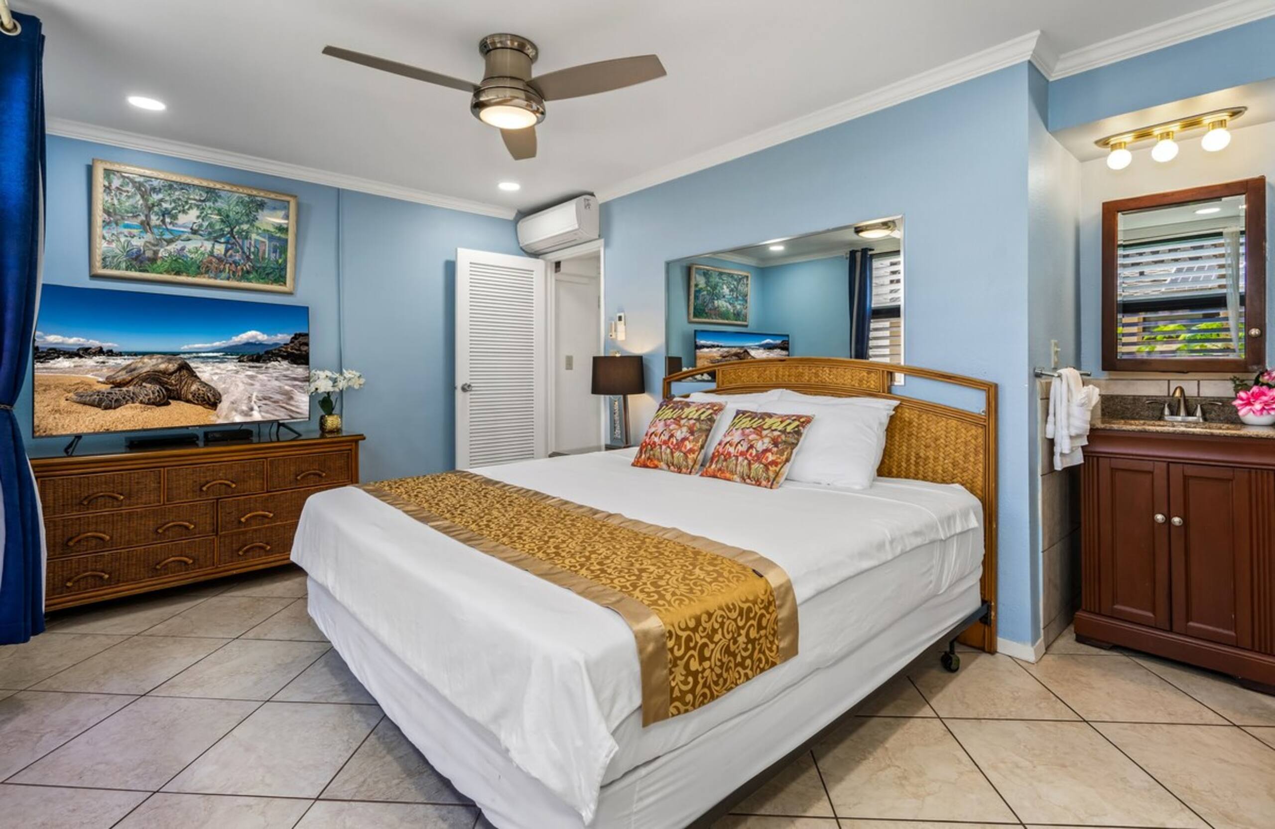 Lovely 2-bedrooms/2baths Ocean Front Condo - Photo 2
