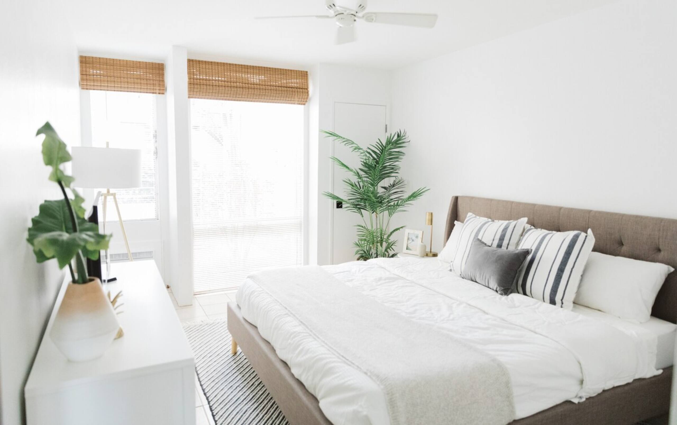Beautiful Modern Decor in a Light-Filled Condo - Photo 12