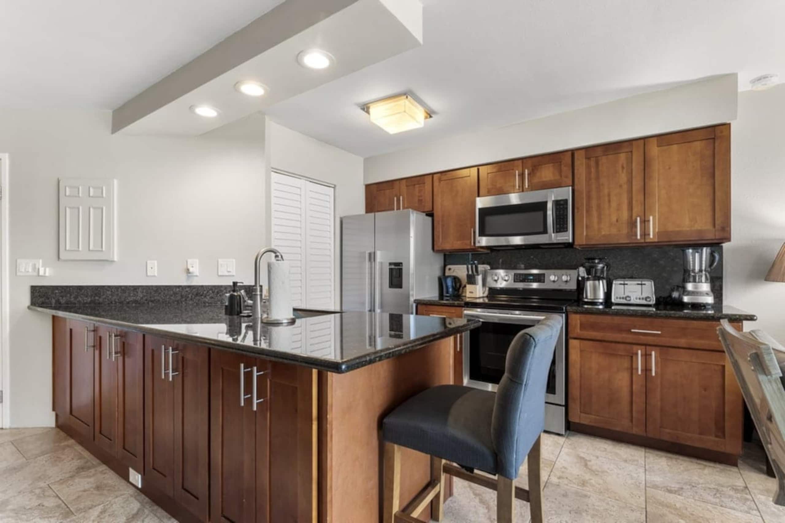 Ocean View Kihei Condo | Walk to Beach & Dining - Photo 10