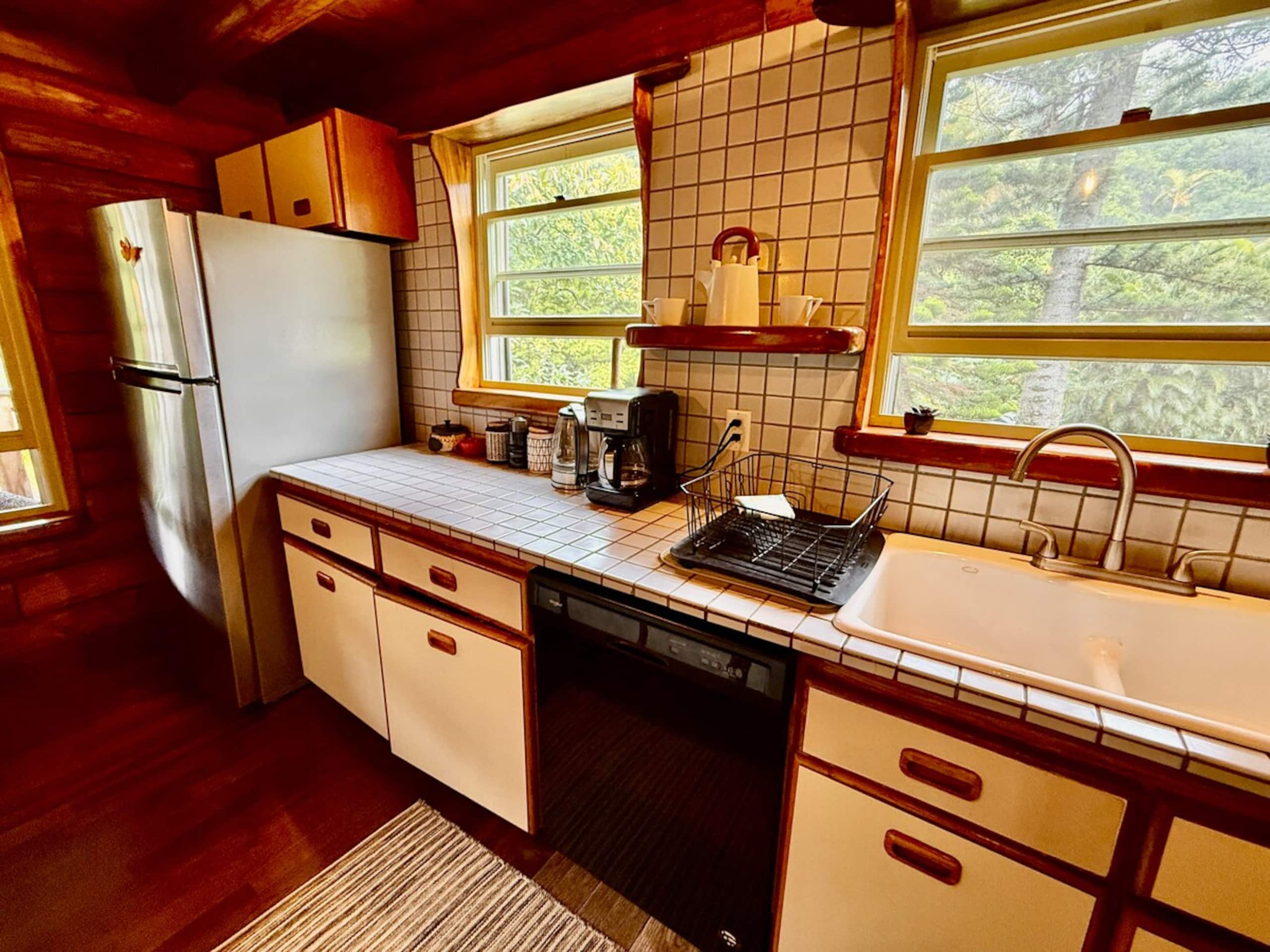 Charming Log House! Sacred Garden Farm Stay - Photo 13
