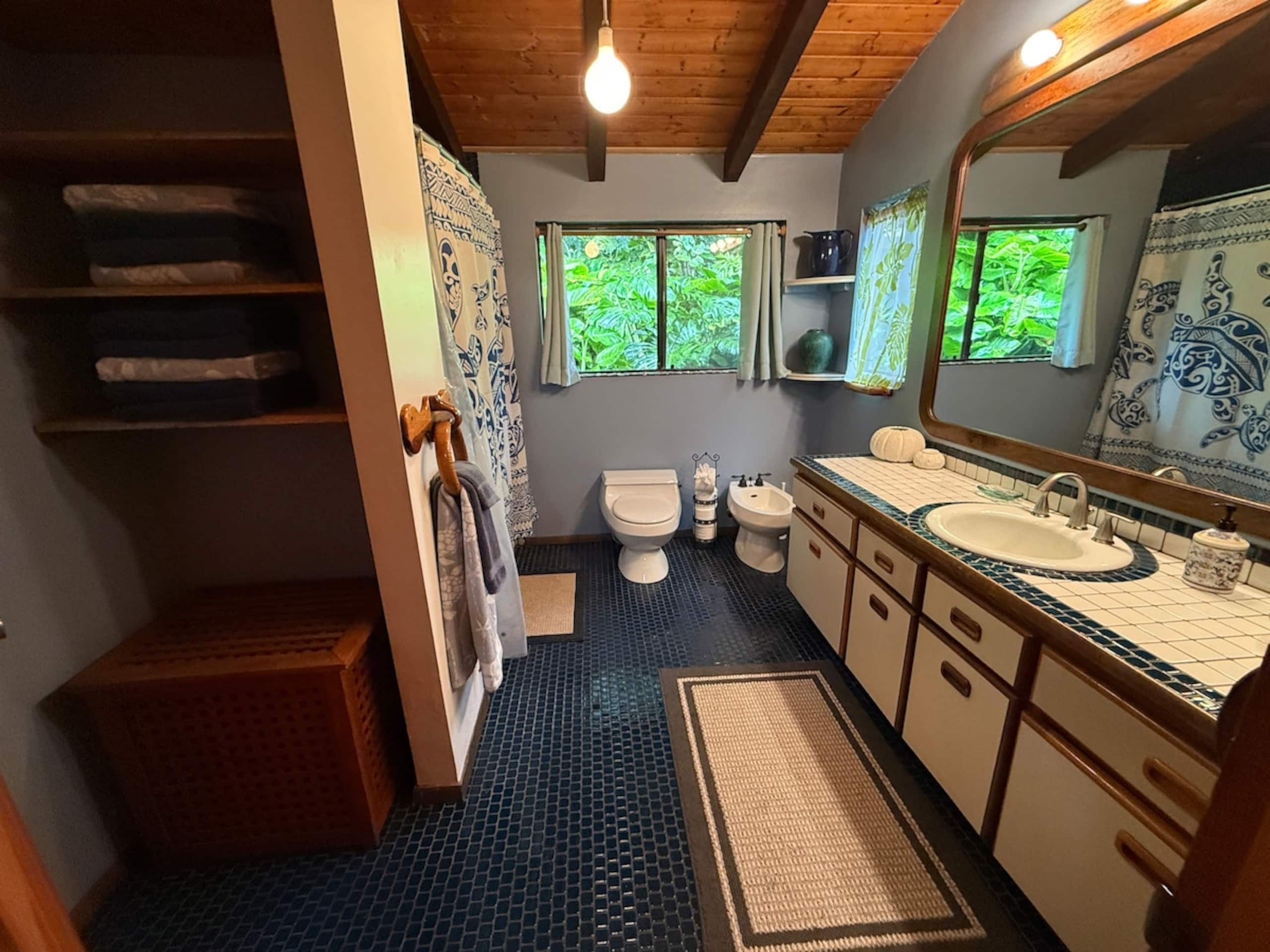 Charming Log House! Sacred Garden Farm Stay - Photo 42