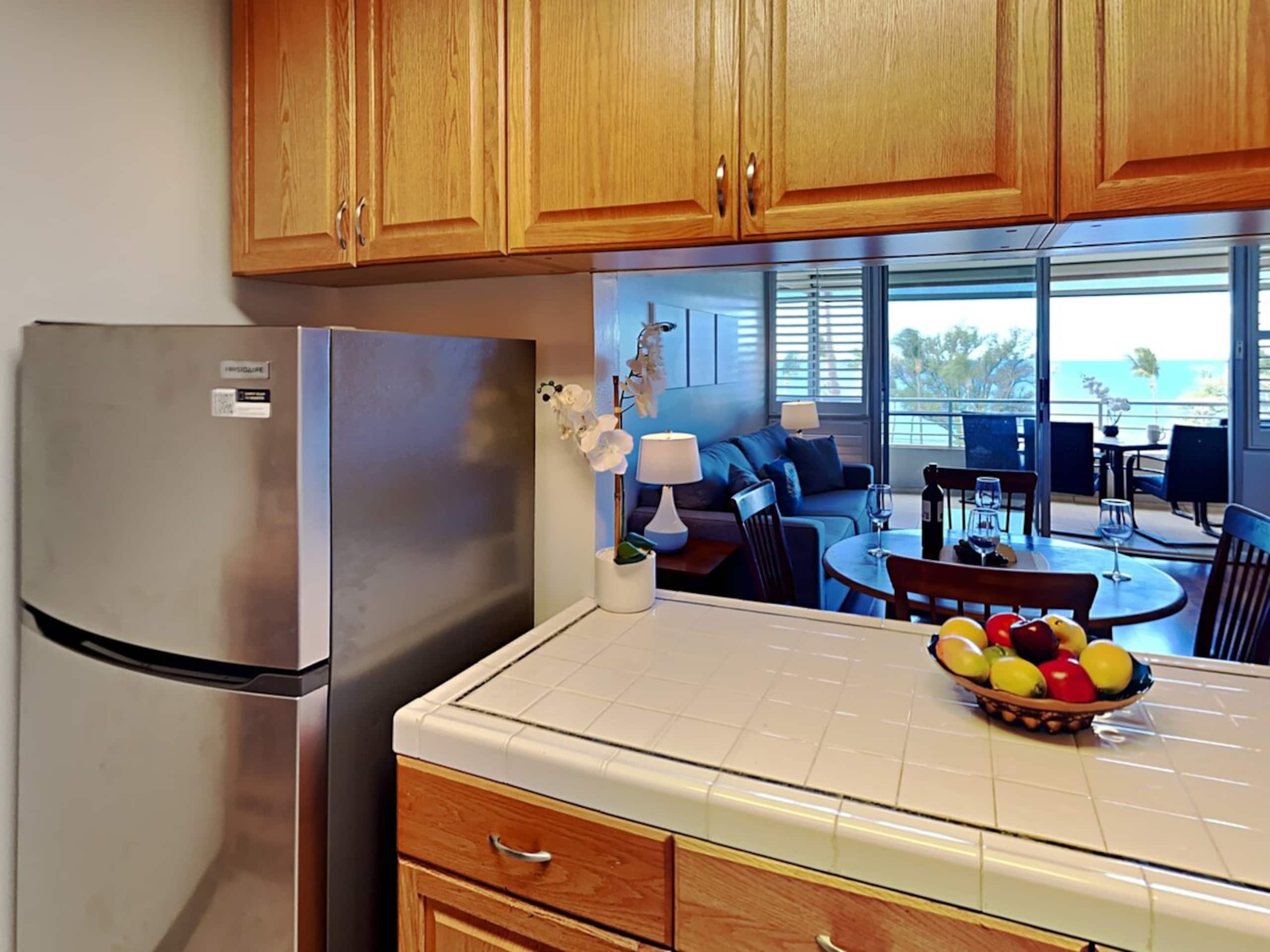 Full Oceanview and Prime Location 2 Bed / 2 Bath - Photo 5