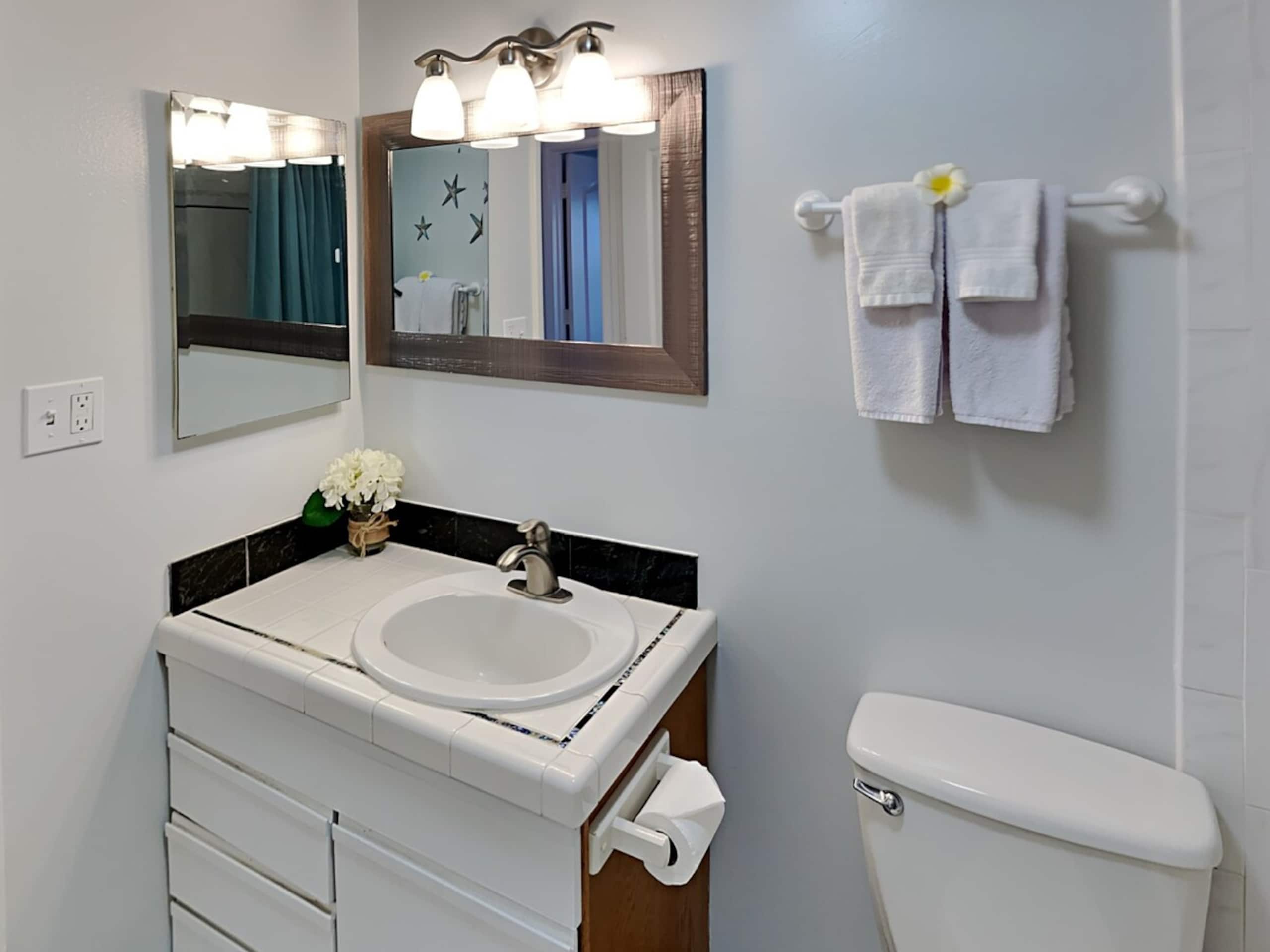 Full Oceanview and Prime Location 2 Bed / 2 Bath - Photo 16