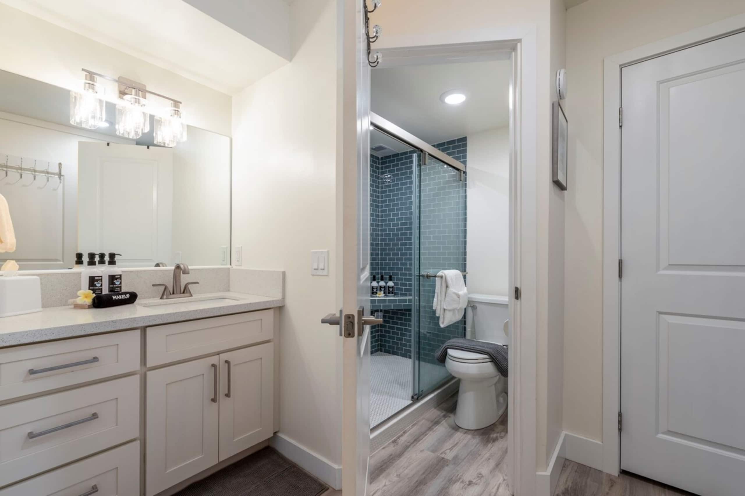 Remodeled 6th floor Oceanview condo, AC, beach - Photo 22