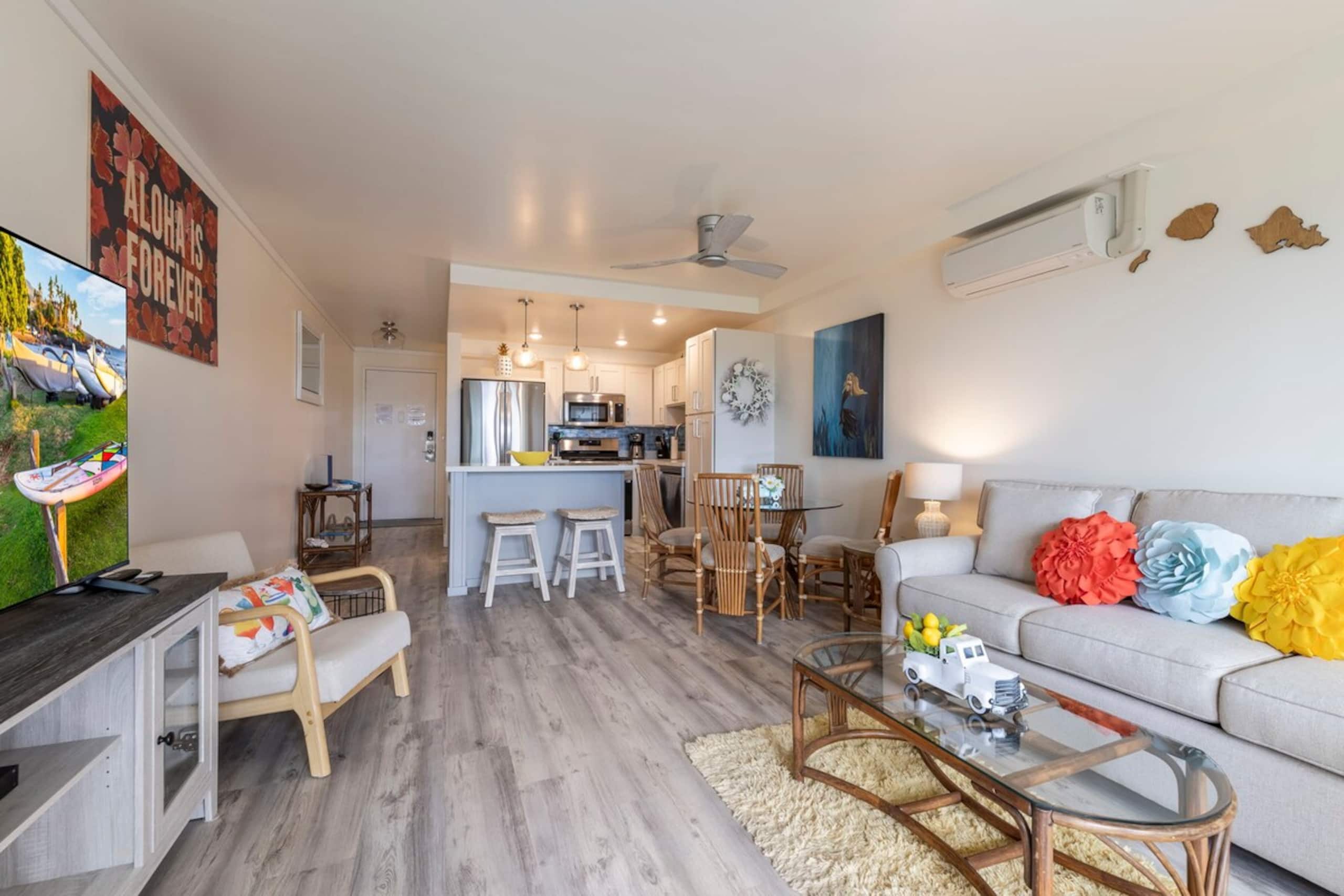 Remodeled 6th floor Oceanview condo, AC, beach - Photo 6