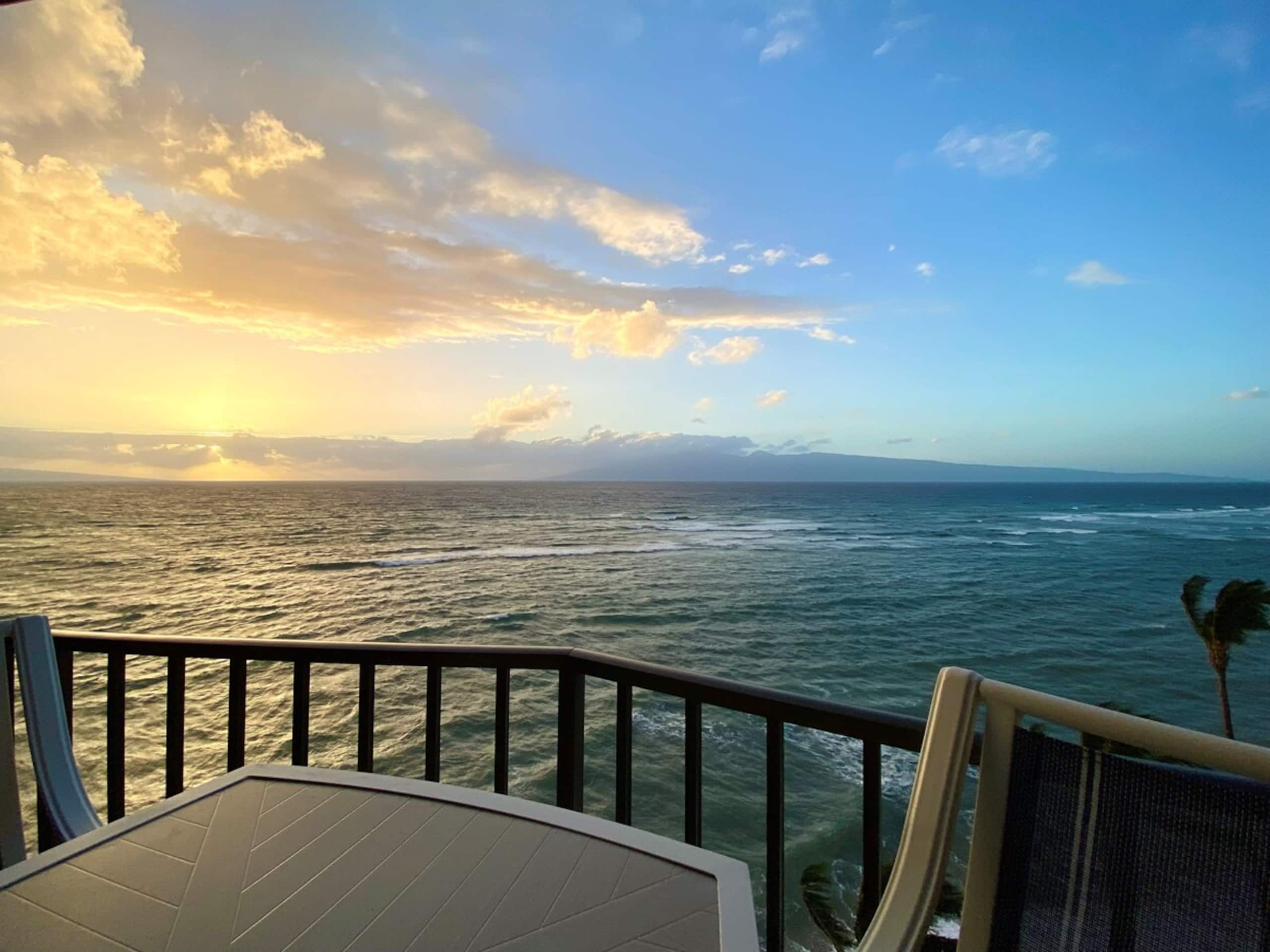 2 Master Suites Direct Oceanfront View 2bd 2ba - Main photo