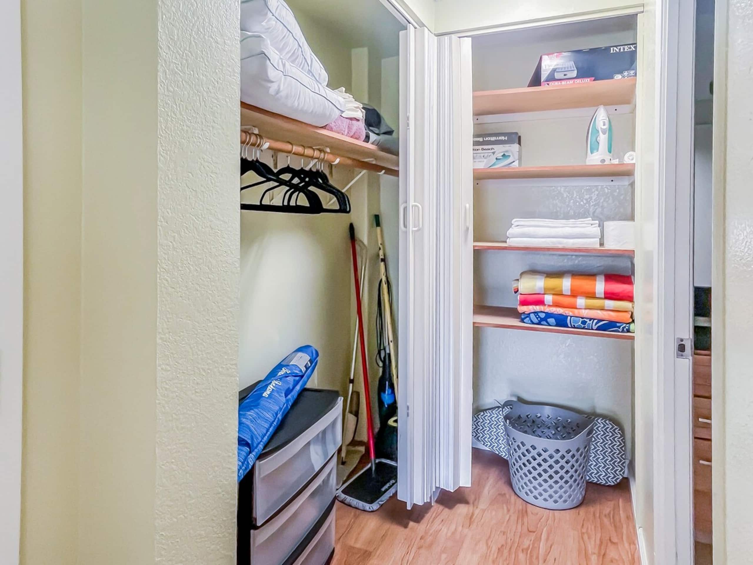 Charming Twin-Joined Studio with Plentiful Space - Photo 22