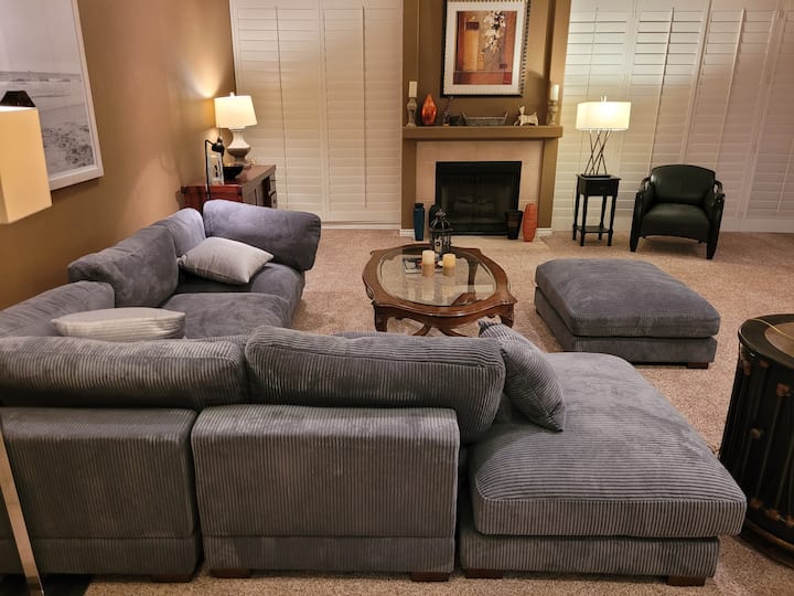Wilshire Palms Spacious Condo With Den - Rancho Mirage, CA