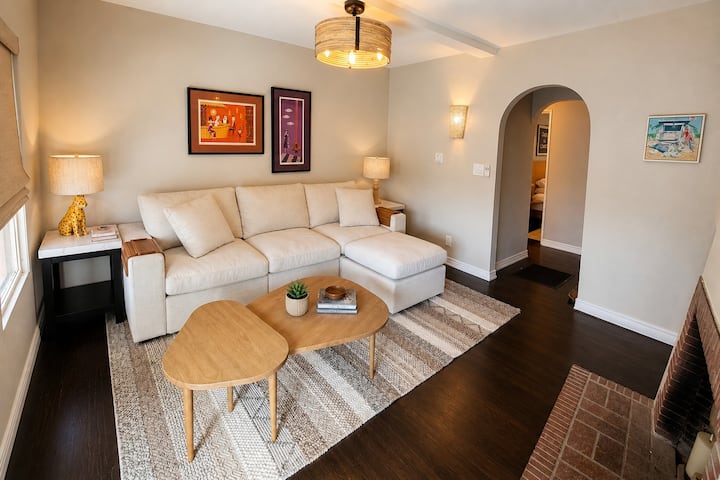Surf Cottage | 2br | Top Floor | Steps To Beach Mb - Manhattan Beach, CA