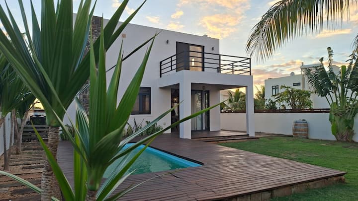 Home In Pointe Aux Sables - Port Louis