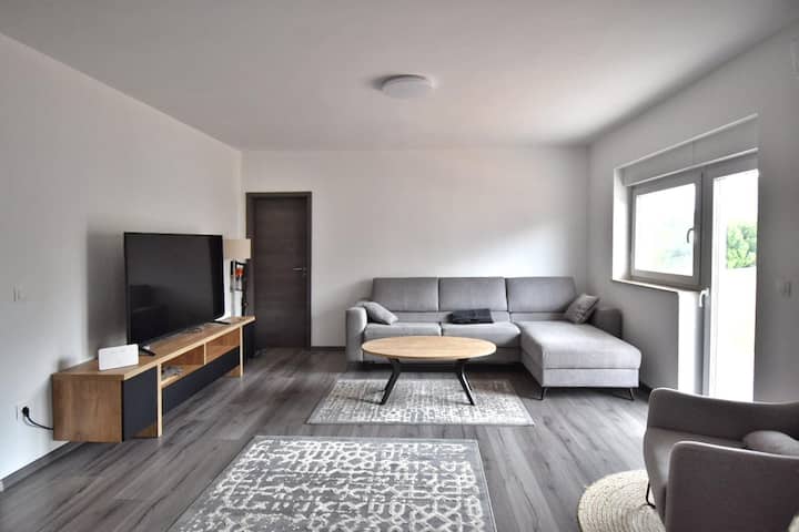 Strandnahes 105 M² Design-apartment Mit Parkplatz - Ližnjan