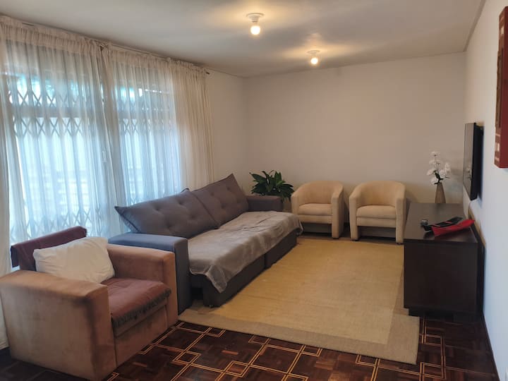 Casa No Jardim Das Américas - Curitiba