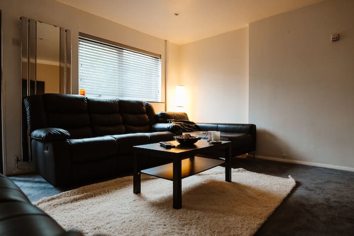 Cozy Retreat With Private Garden, Sleeps 4 - 羅奇代爾