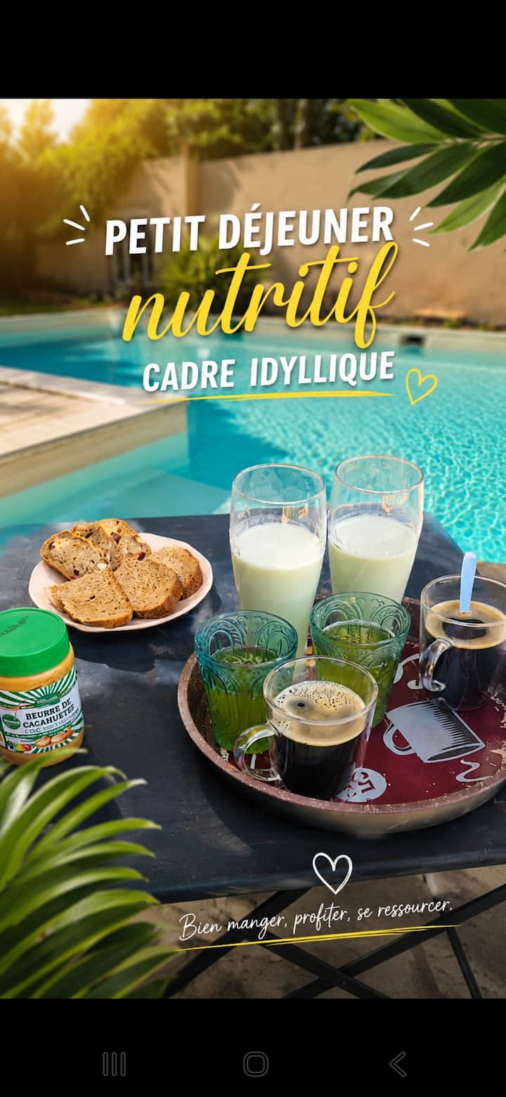 Chambre D'hotes Piscine 
Petit-déjeuner  Terrasse - Eygalières