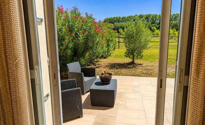 Chambre D'hotes Piscine 
Petit-déjeuner  Terrasse - Eygalières