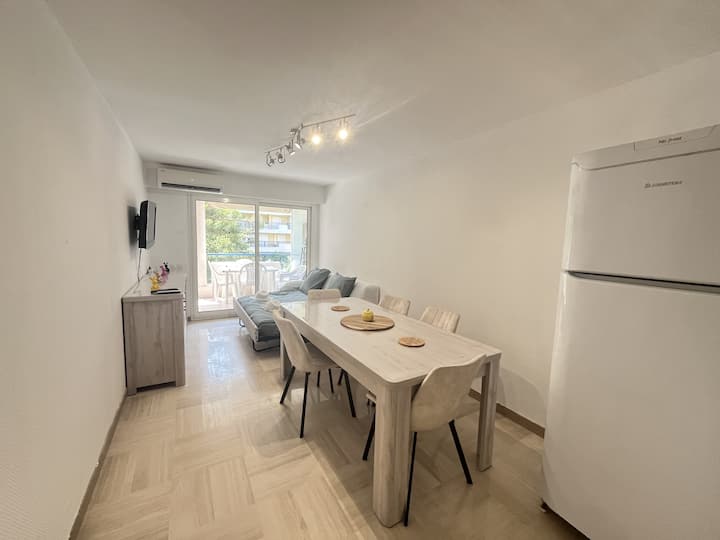 Appart Chaleureux Avec Magnifique Terrasse - Hf - Mentona