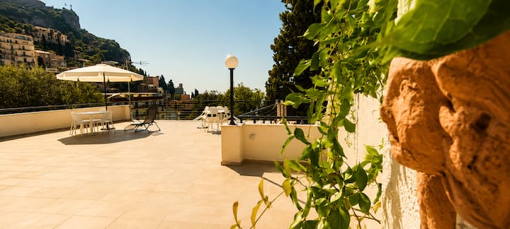 Angel House Yellow | Garage Privato | Centro - Taormina