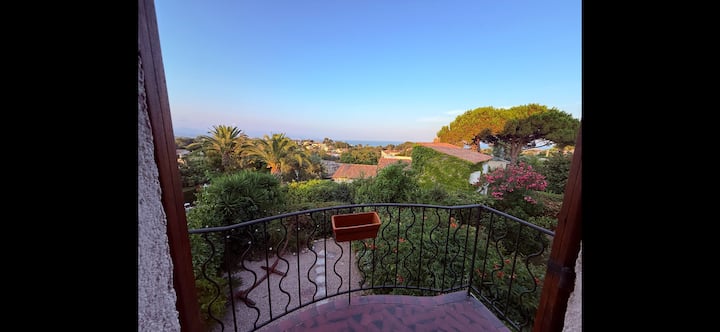 ÉLégante Maison De Ville Avec Vue Mer à Antibes - Antibes