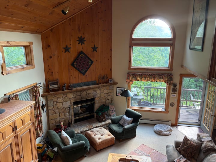Spacious Townhouse With Impeccable Mt. Snow Views! - Dover, VT