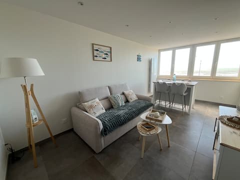 Popular Airbnb listing: Nice apartment with sea and funicular view in Le Tréport