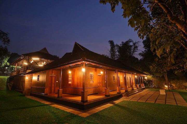 Heritage Pool Villa - Kothamangalam