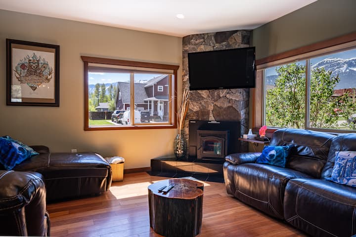 Big Bear Chalet And Spa - Revelstoke