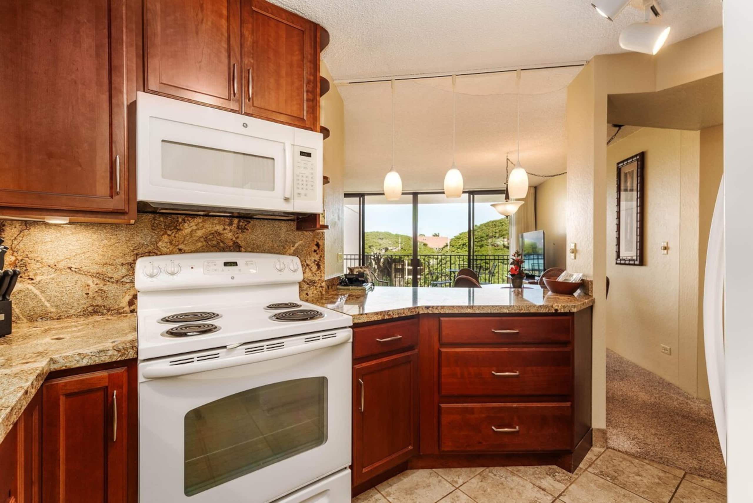 Ocean View Paradise Spacious 2-Bedroom Condo - Photo 15