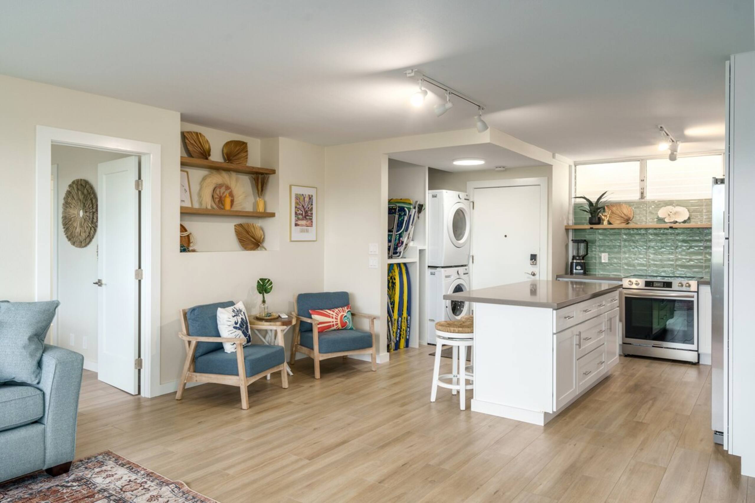 Oceanview Remodeled Across from Kamaole 3 Beach - Photo 4