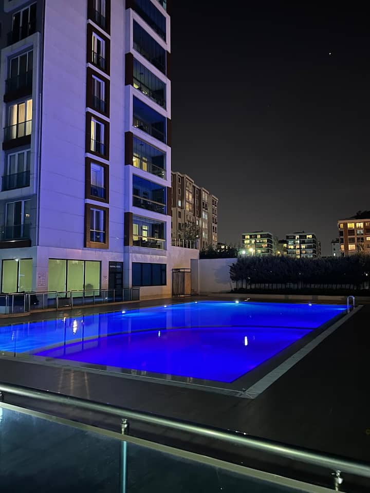 Family Apartment 2+1 Central Location, Good Access - Istanbul
