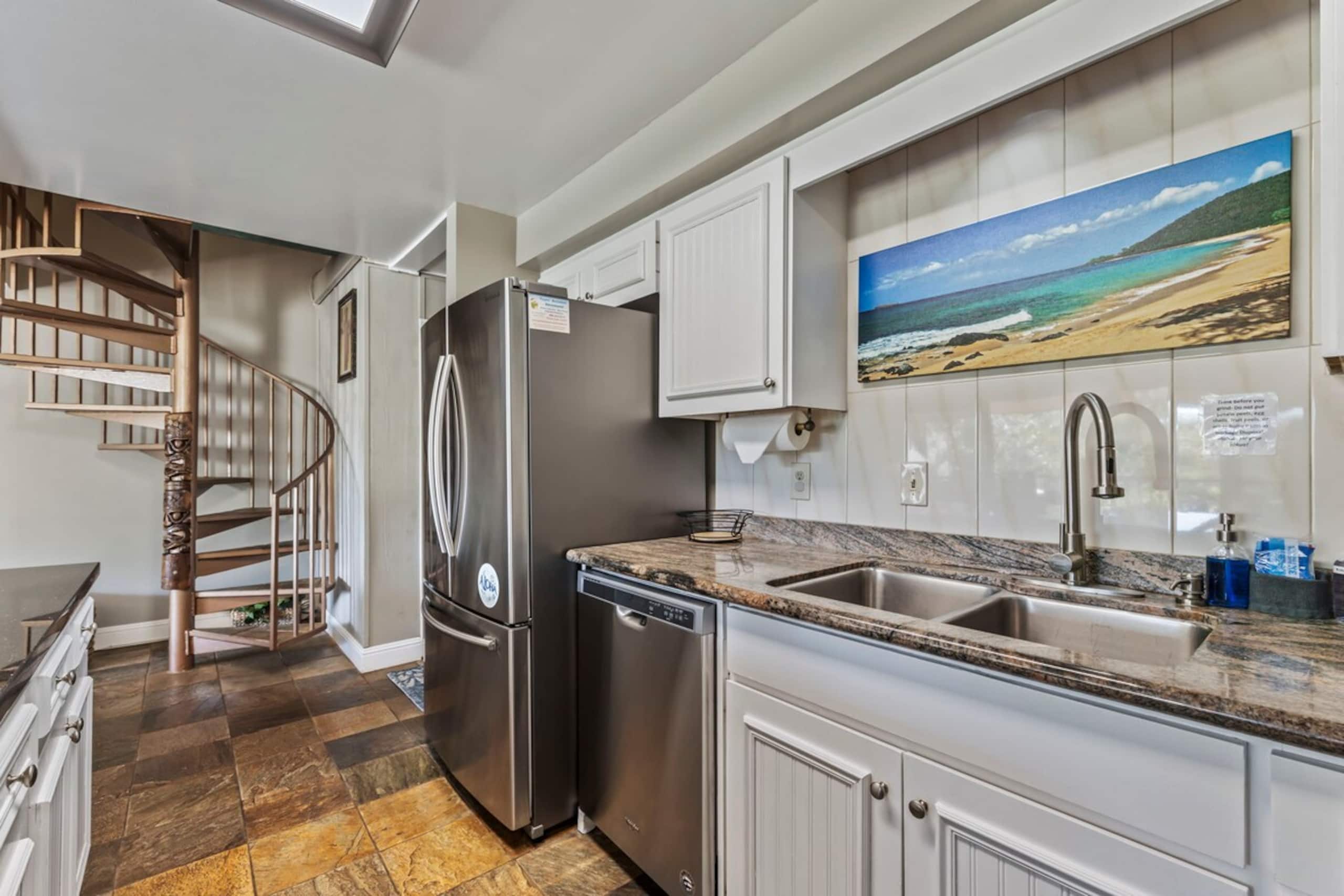Family Friendly 3 bedroom, AC, walk to the beach - Photo 11