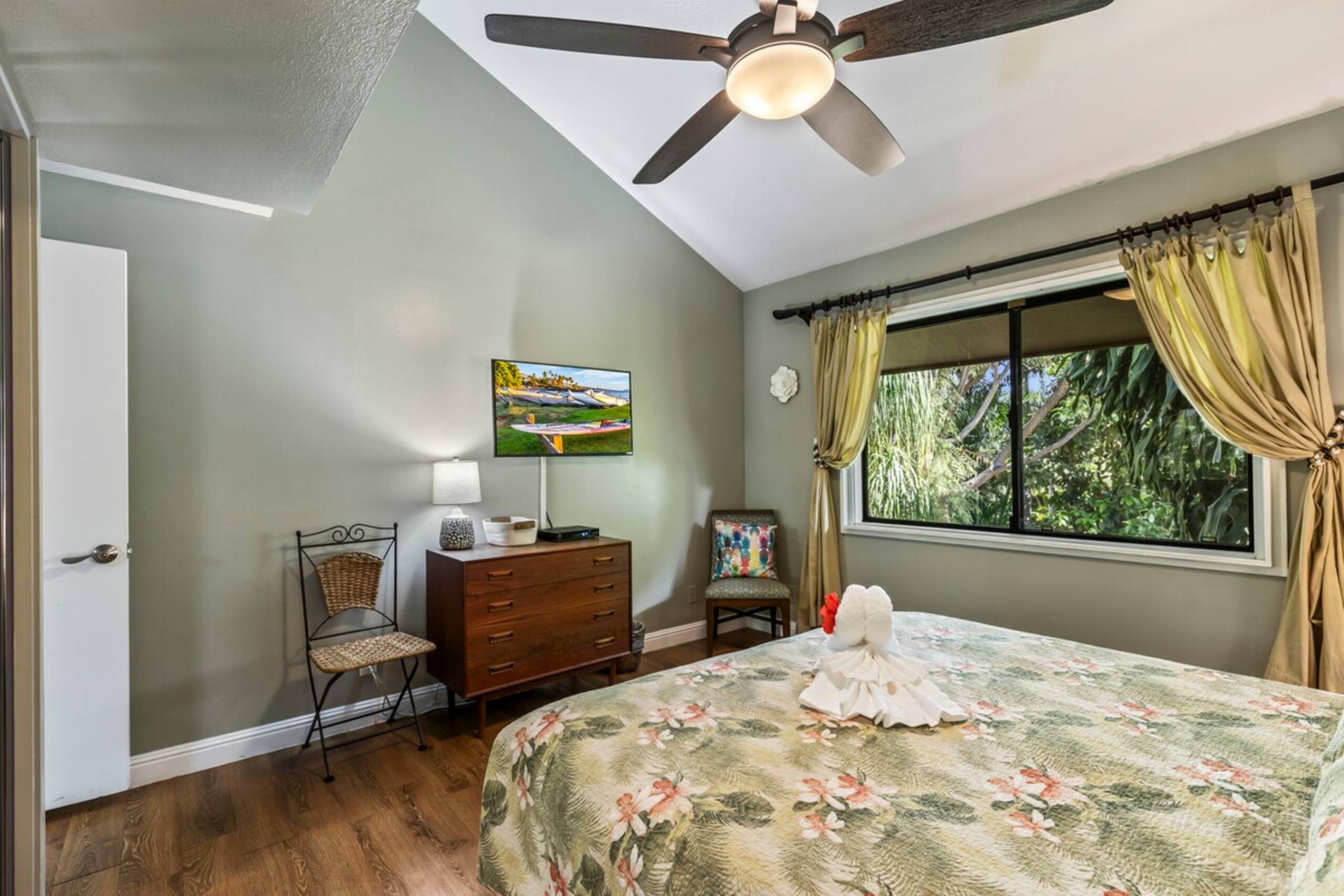 Family Friendly 3 bedroom, AC, walk to the beach - Photo 28