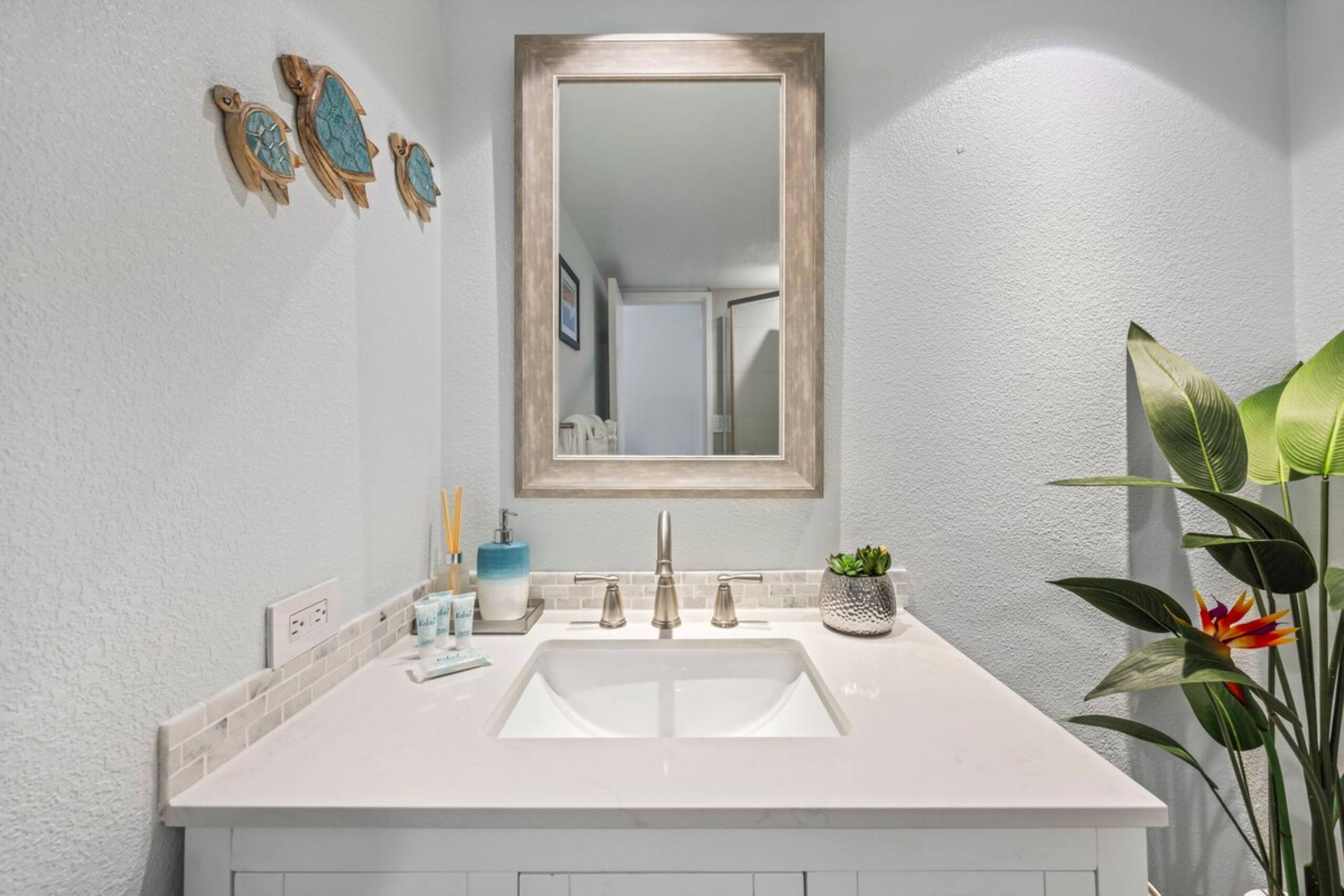 New Bathrooms Modern Spacious Penthouse Oceanview - Photo 25