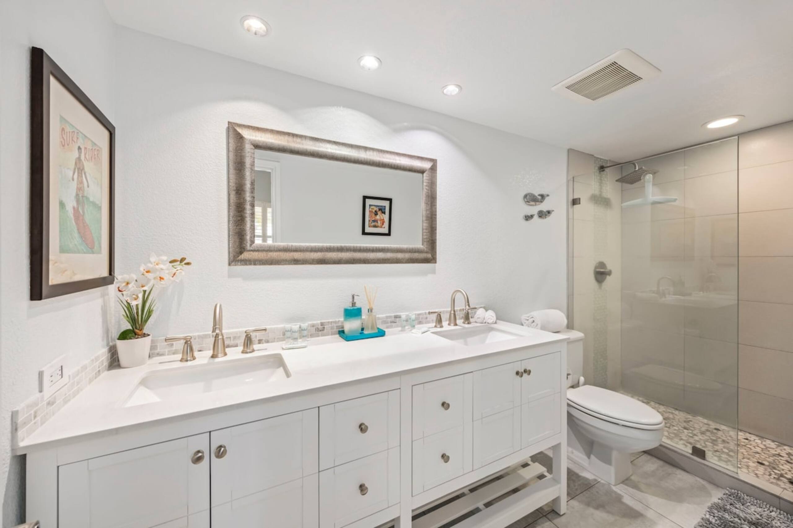 New Bathrooms Modern Spacious Penthouse Oceanview - Photo 17