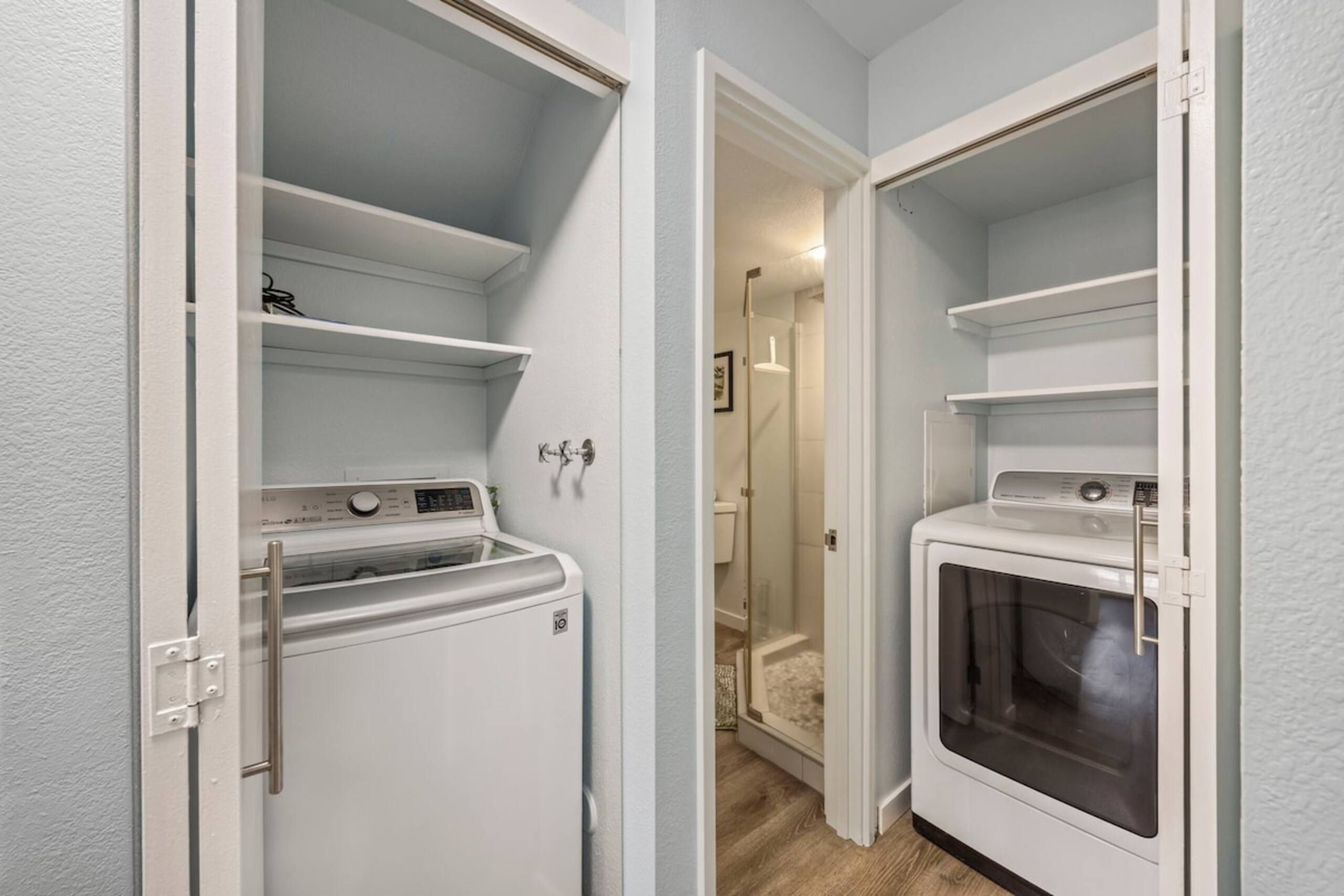 New Bathrooms Modern Spacious Penthouse Oceanview - Photo 28