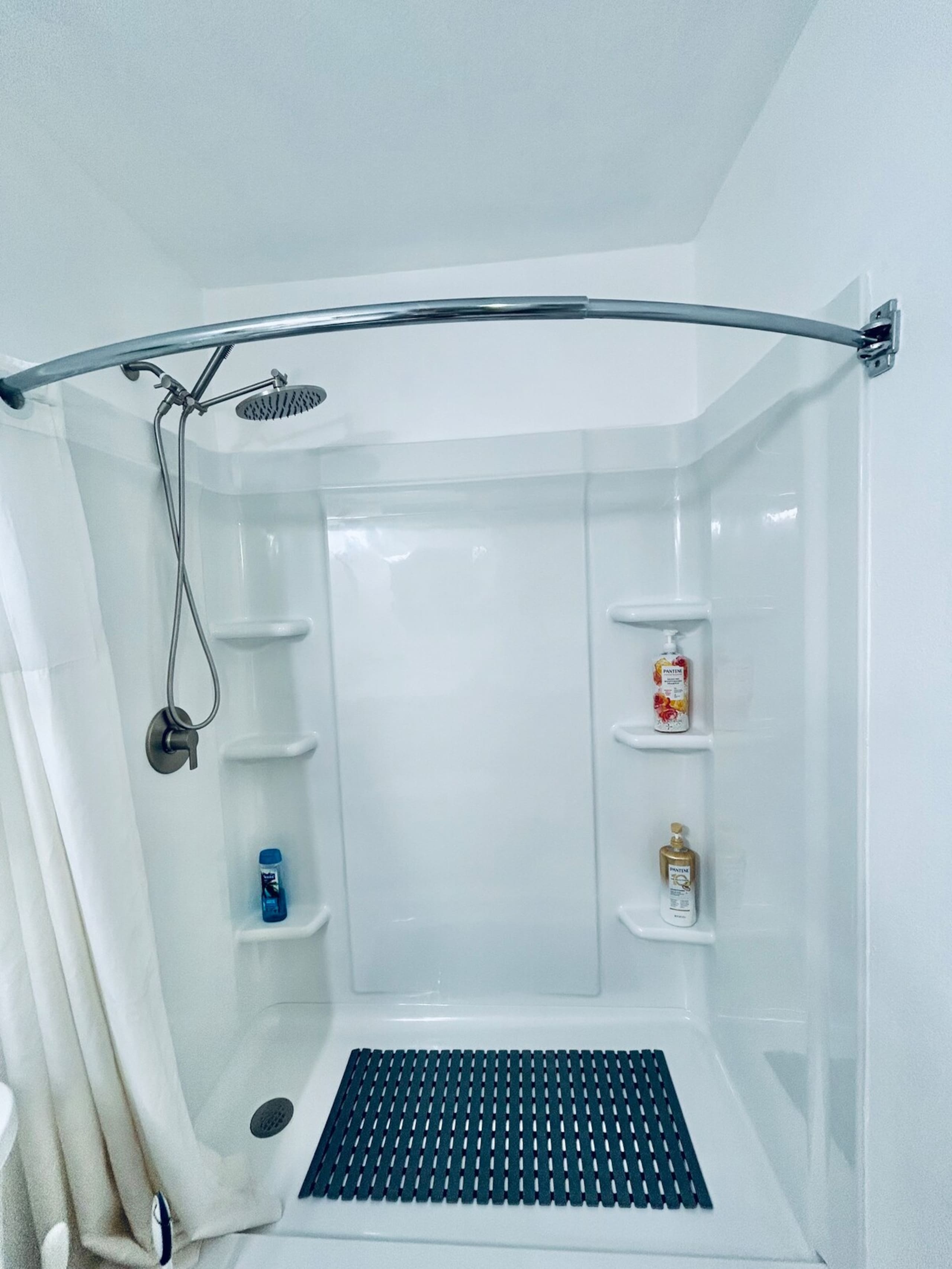 1 minute to Beach & Downtown Remodeled XL Apt - Photo 38