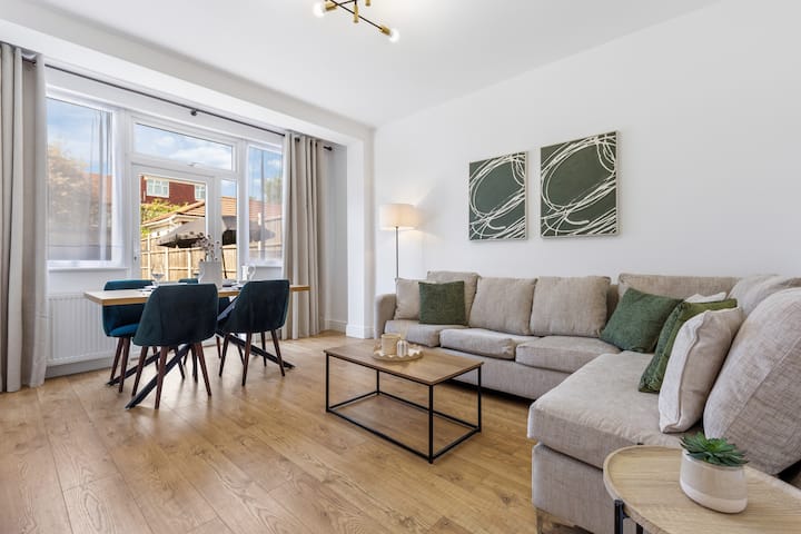 Spacious Home, Sleeps 12, Great Transport Links - Hayes