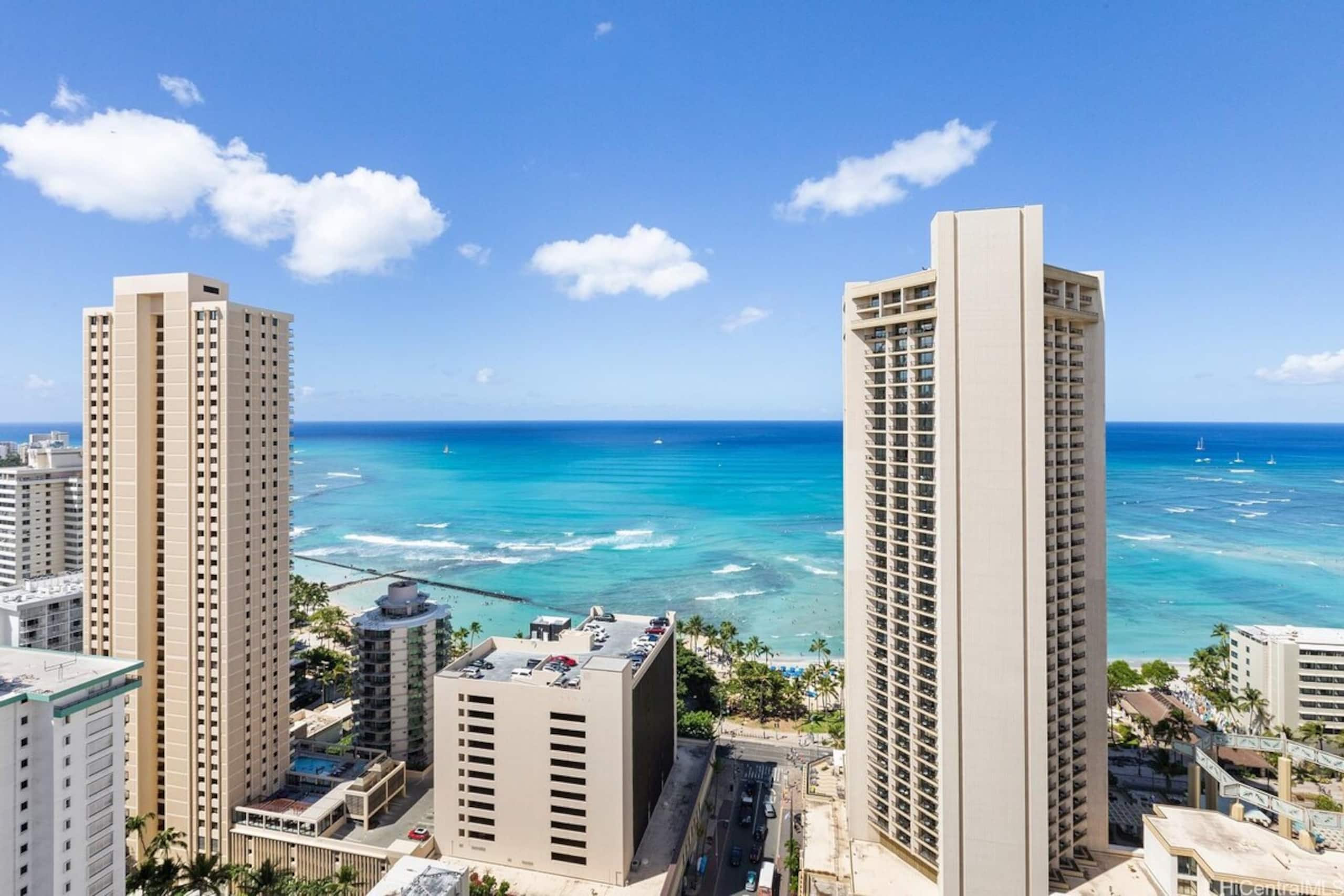 Waikiki Beach Modern Designer Condo Rooftop Pool - Photo 29